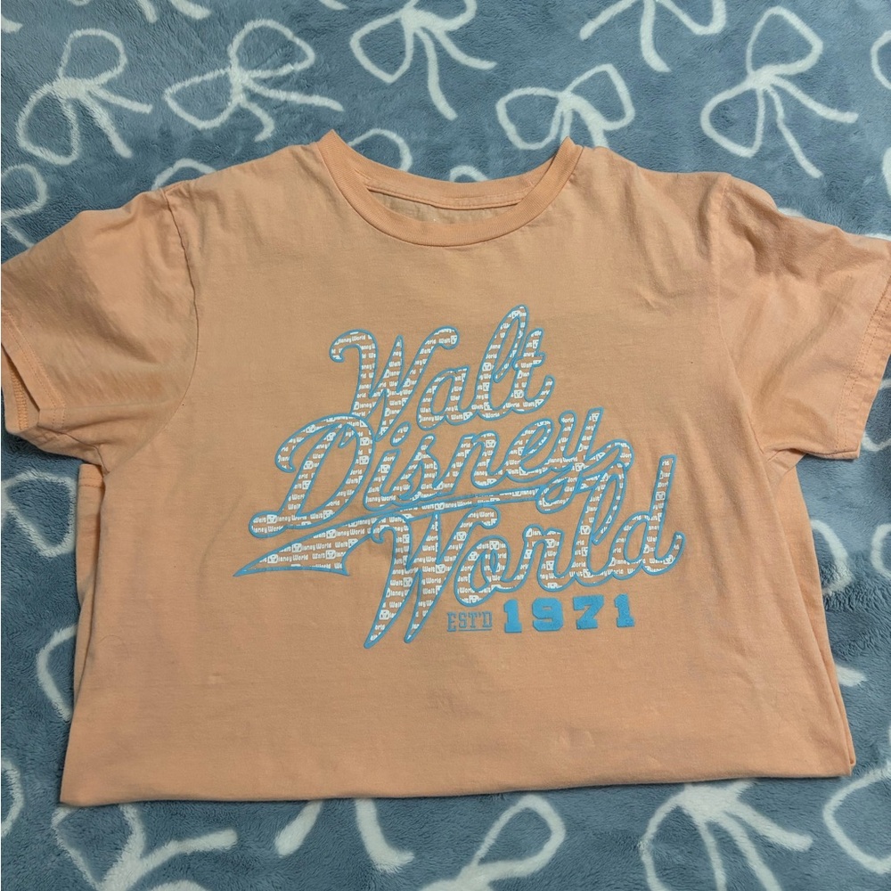 Walt Disney T-Shirt 🧡 - Picture 2 of 9